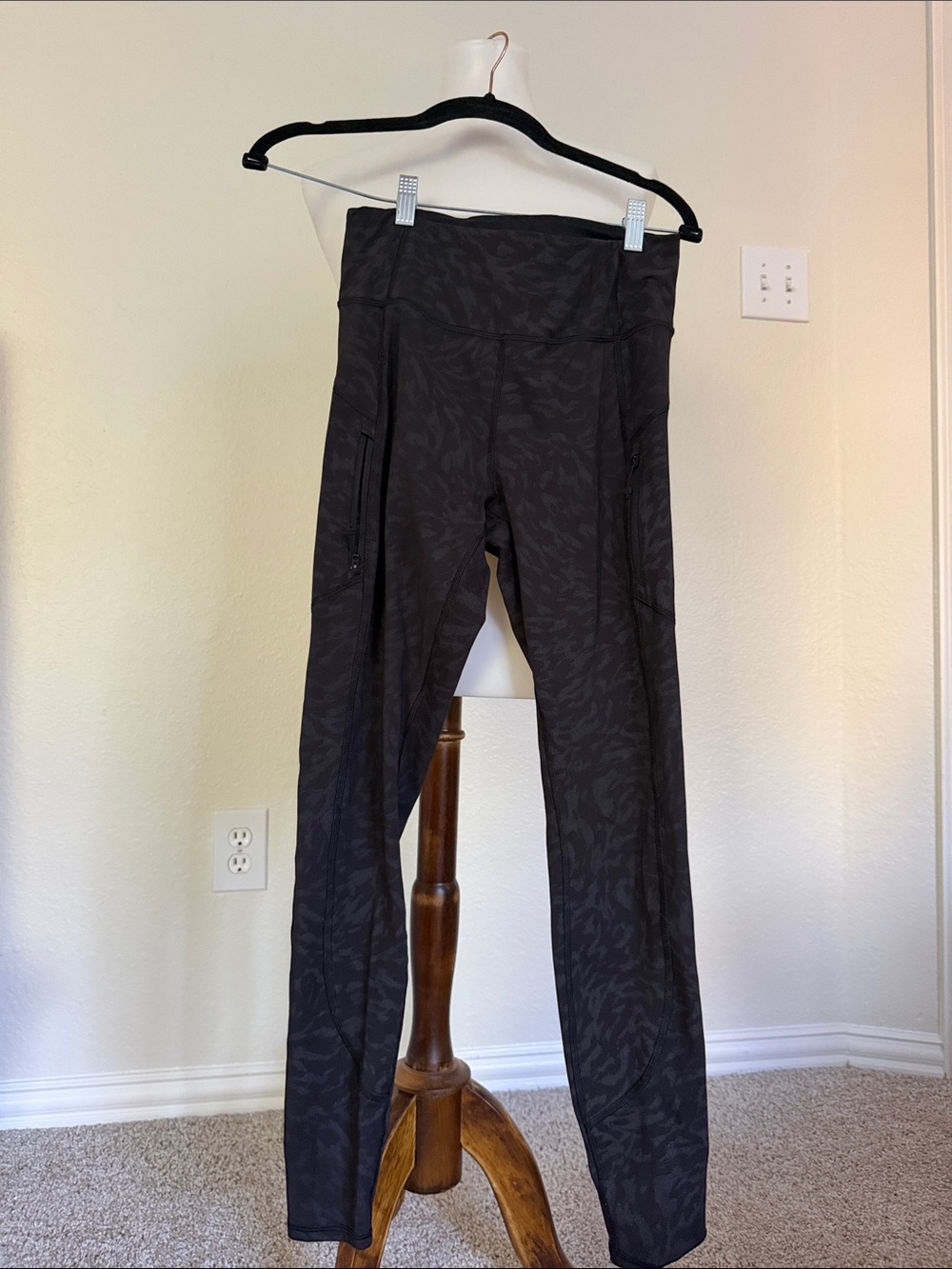 Athleta Rainer Printed Tight Black Gray Camo Reflective Leggings